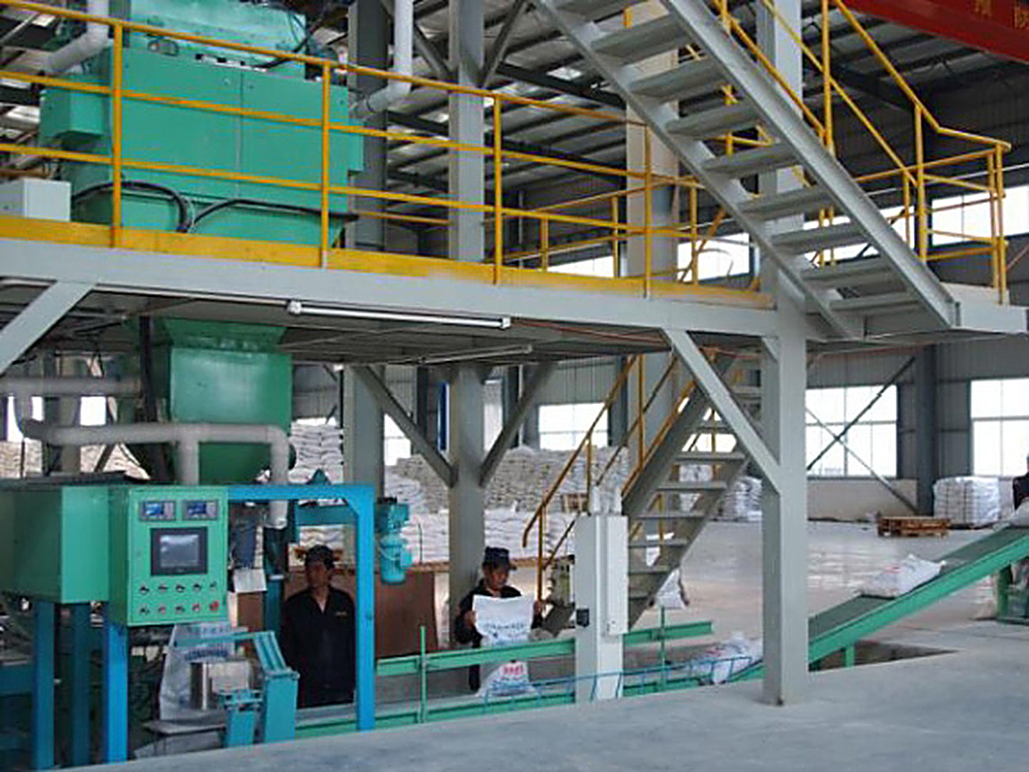 Production equipment at the Zhejiang Shengao Refractory production base