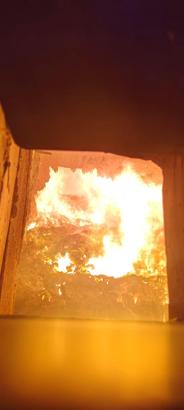 Coated #1 boiler furnace with no slag build-up