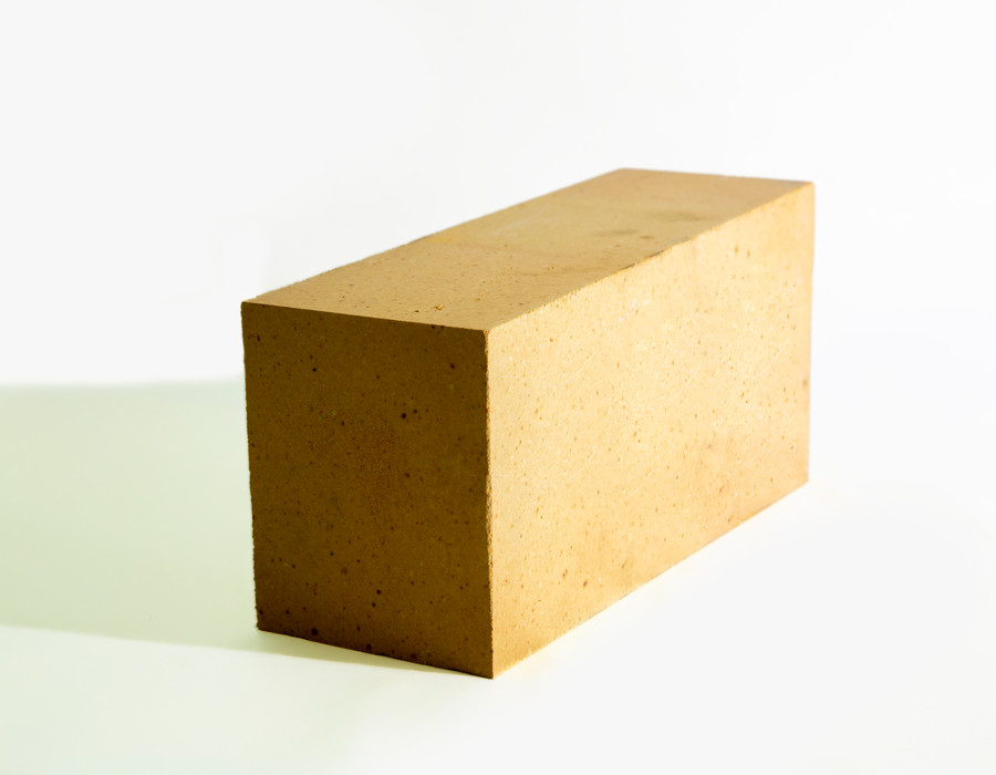 High alumina brick