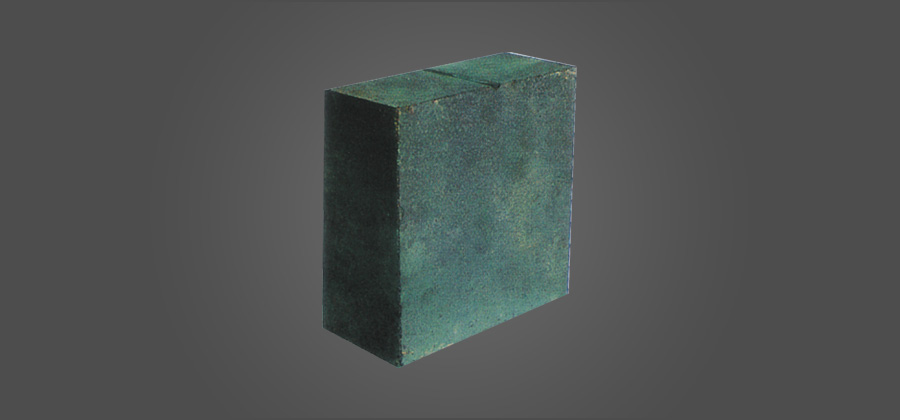 Magnesia-iron spinel brick