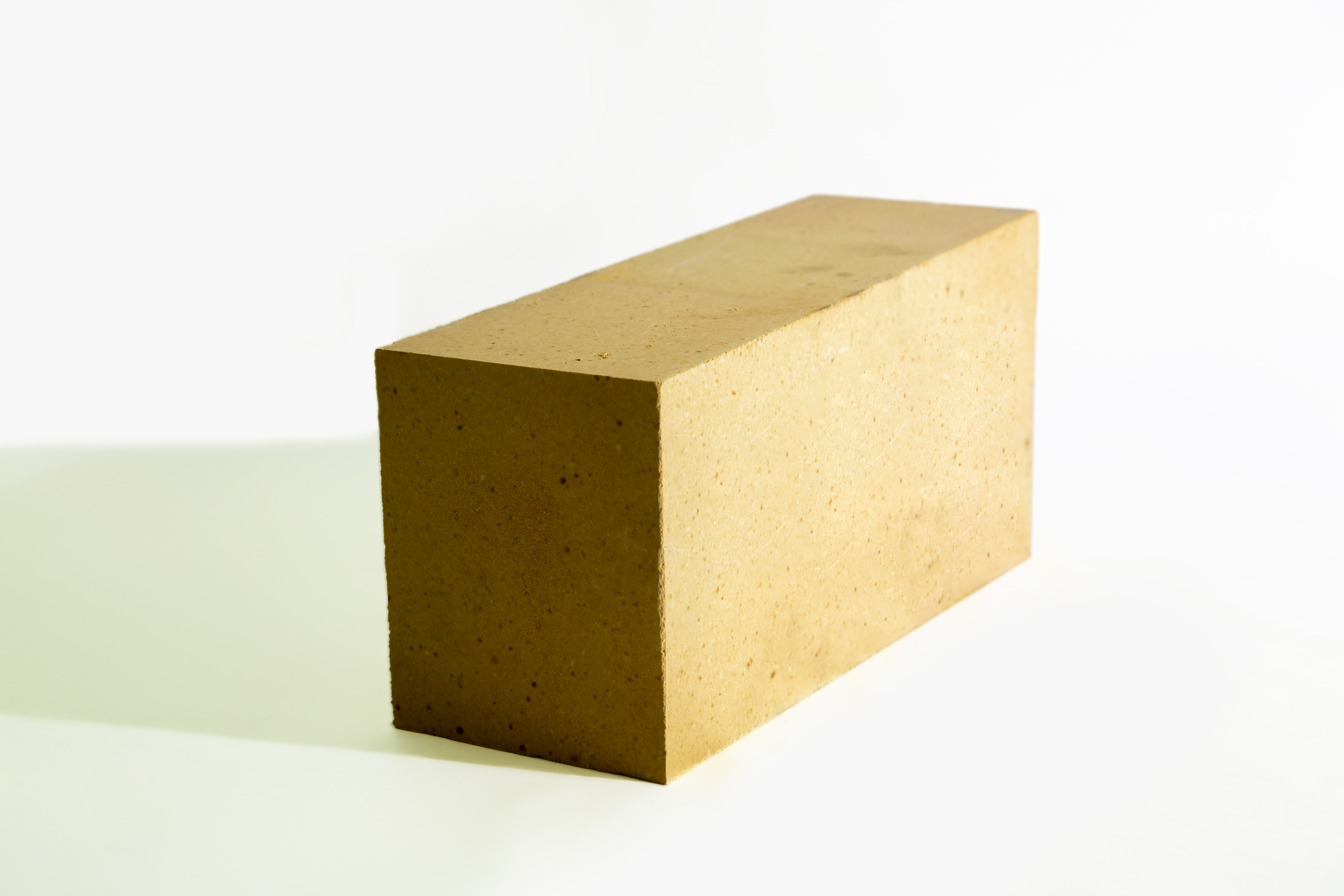 High alumina brick