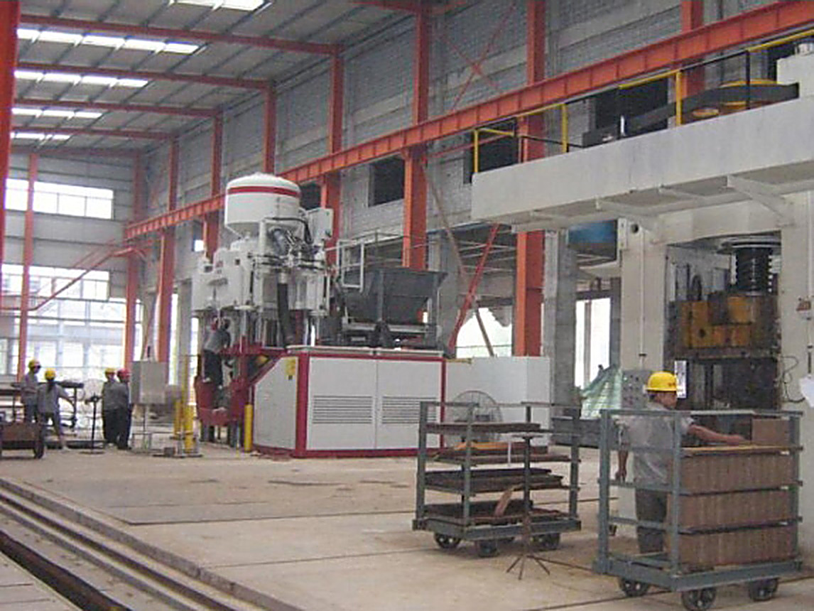 Production equipment at the Zhejiang Shengao Refractory production base