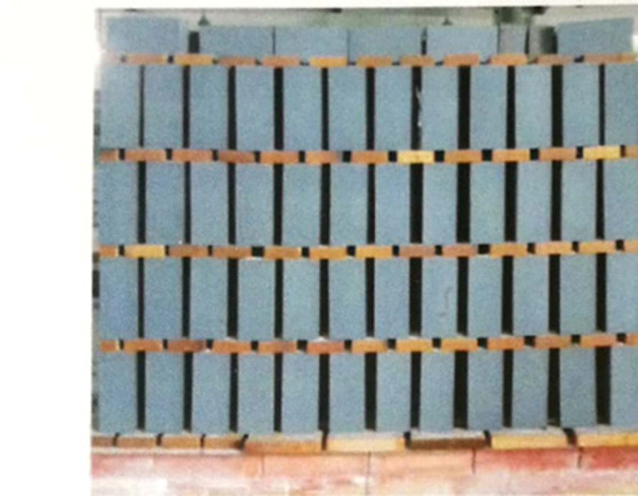 Silicon carbide brick